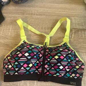 Victoria's Secret VSX Sport Bra Women's Size 32B Geometric Colorful Strappy Wire
